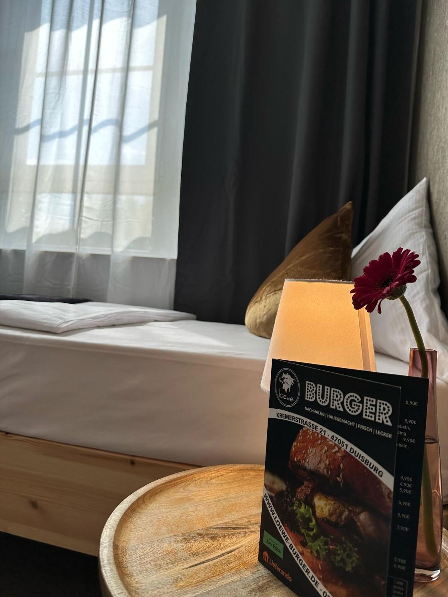 Hotel Restaurant Zum Loewen Дуйсбург Екстериор снимка