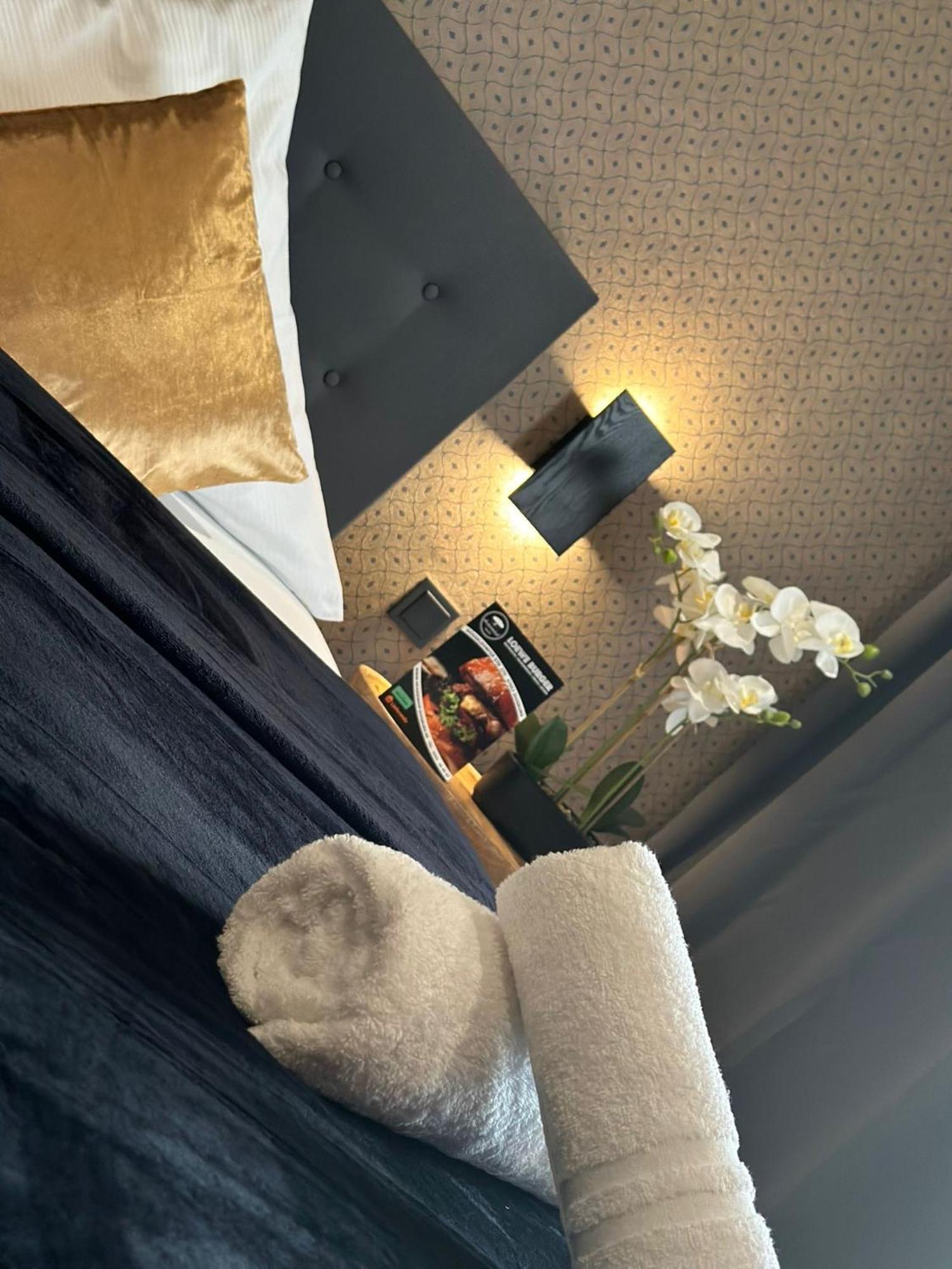 Hotel Restaurant Zum Loewen Дуйсбург Екстериор снимка