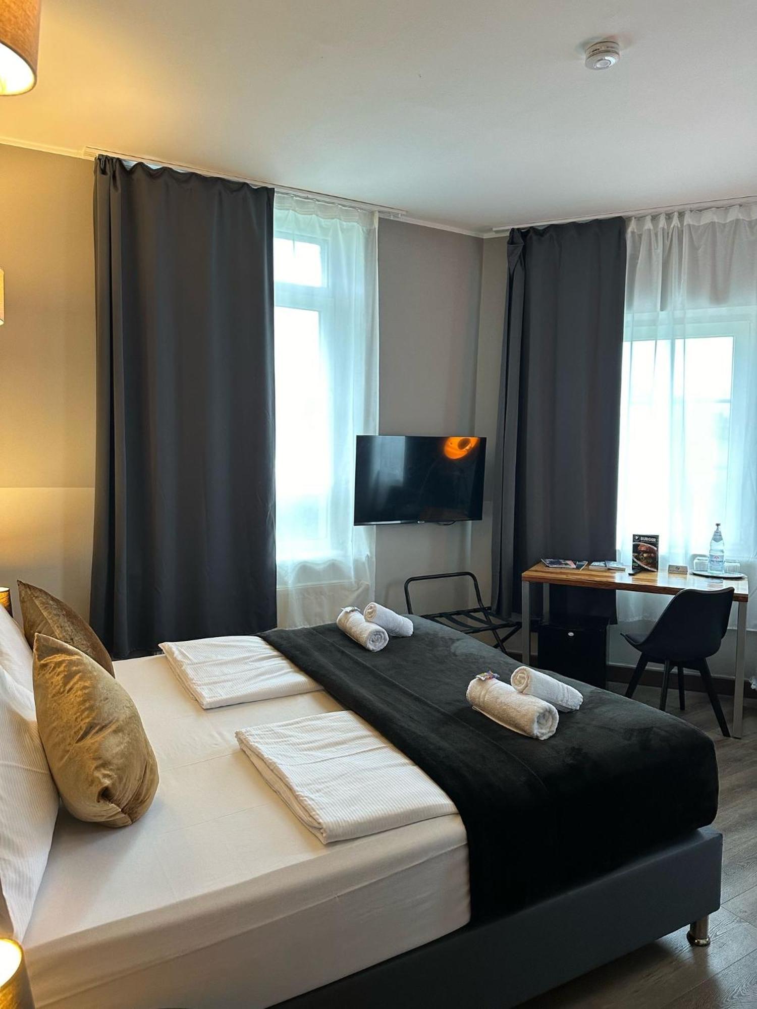 Hotel Restaurant Zum Loewen Дуйсбург Екстериор снимка