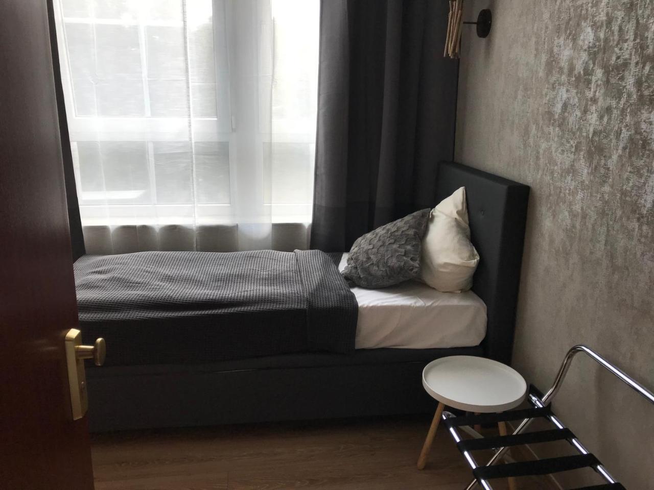 Hotel Restaurant Zum Loewen Дуйсбург Екстериор снимка