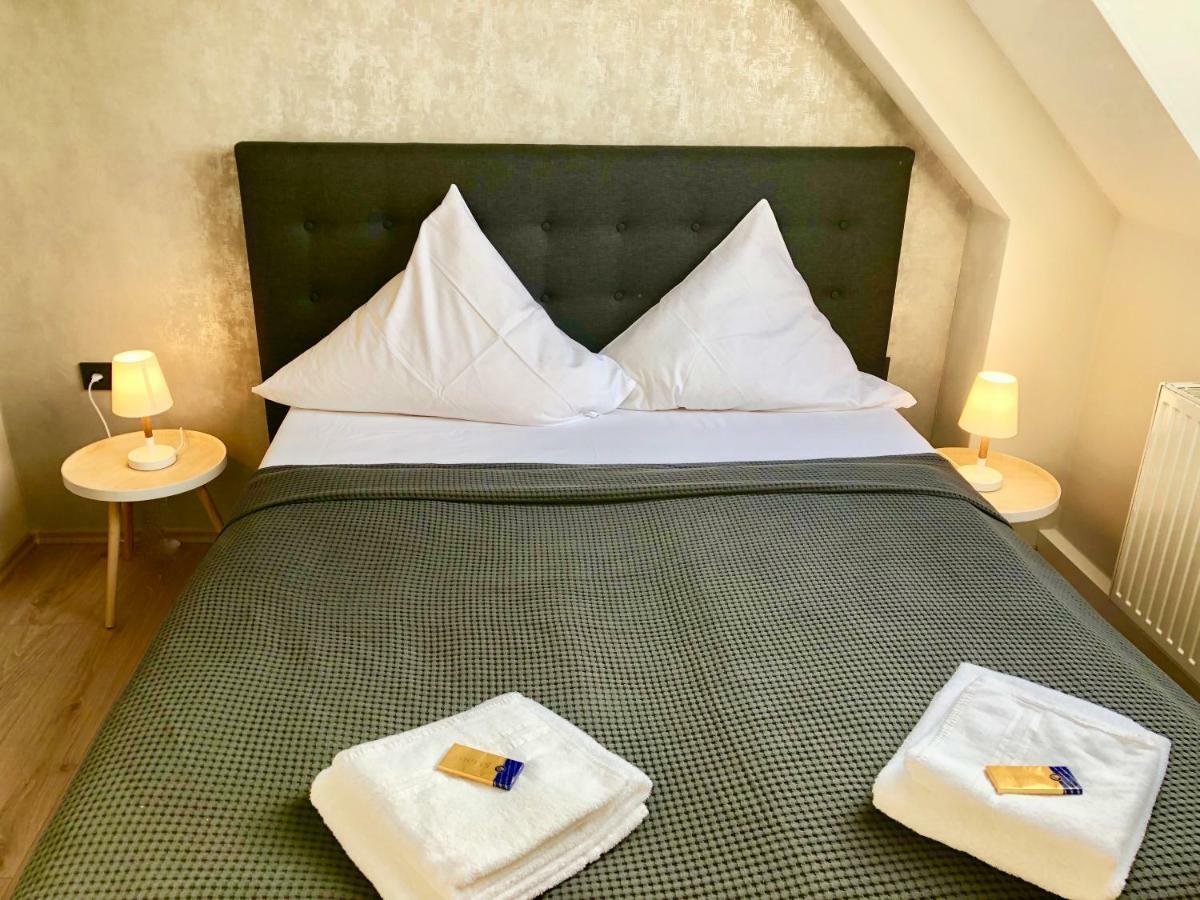 Hotel Restaurant Zum Loewen Дуйсбург Екстериор снимка